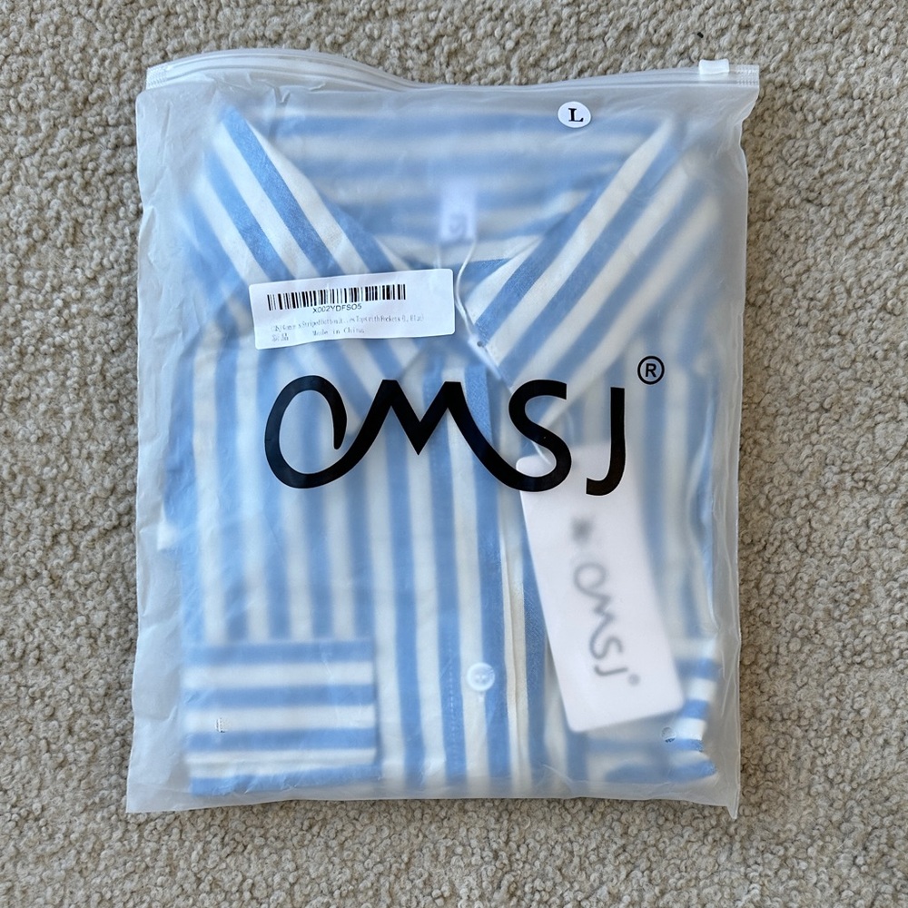 White and Blue Long Sleeve Button Down Shirt - Picture 17 of 17